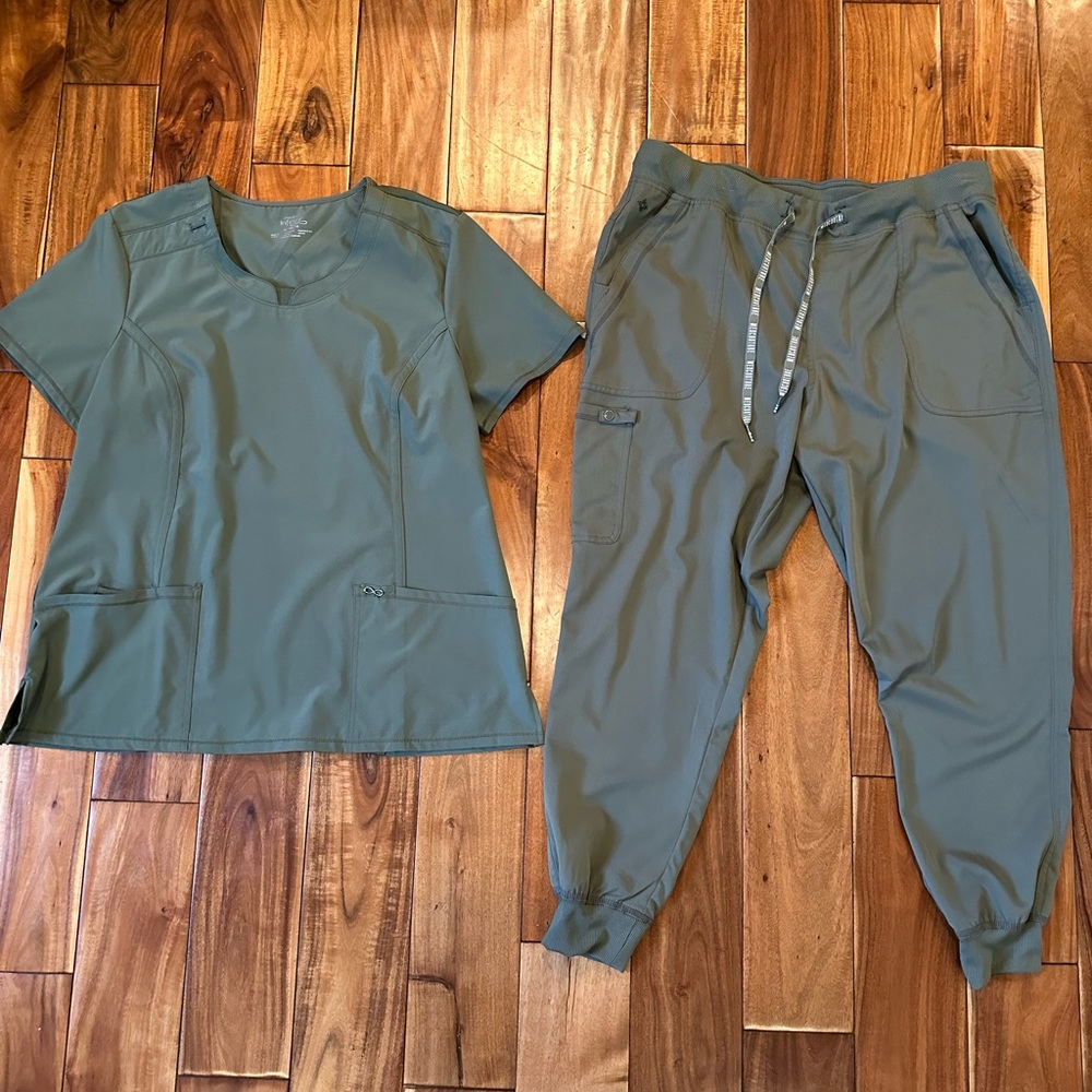 WOMENS CHEROKEE UNIFORM SCRUB SET
